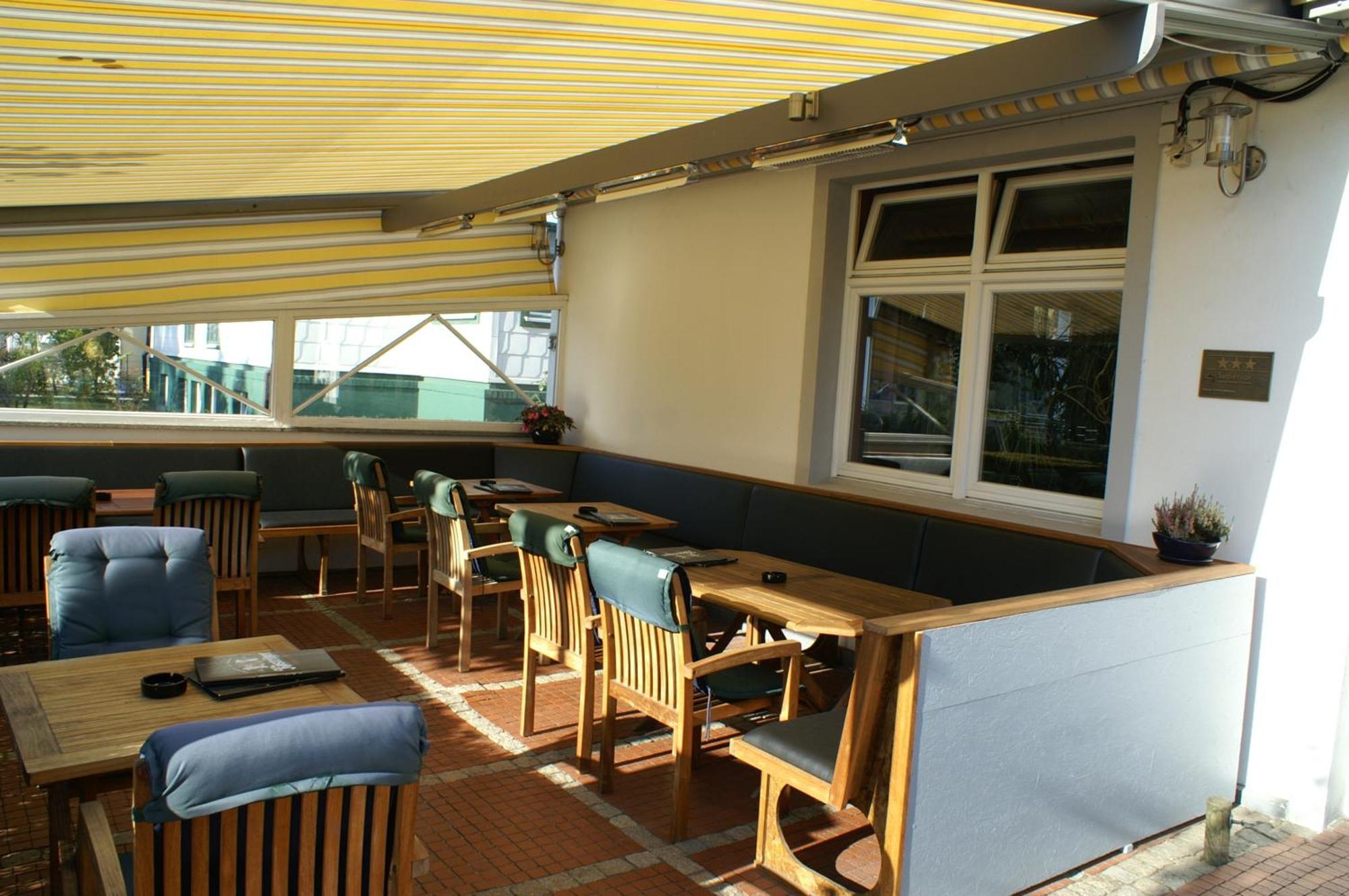 Hotel Strandpavillon Бабе Экстерьер фото