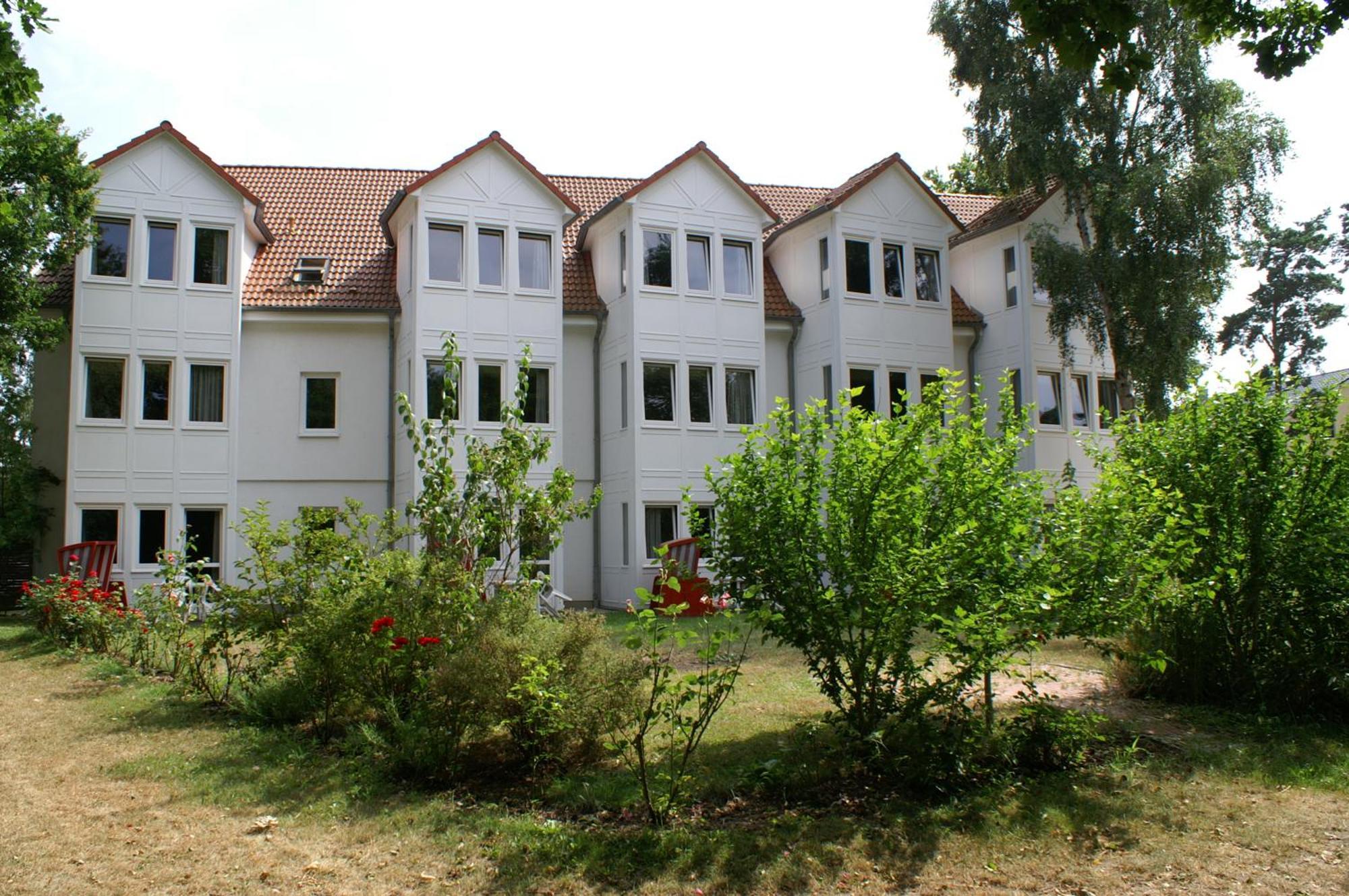Hotel Strandpavillon Бабе Экстерьер фото