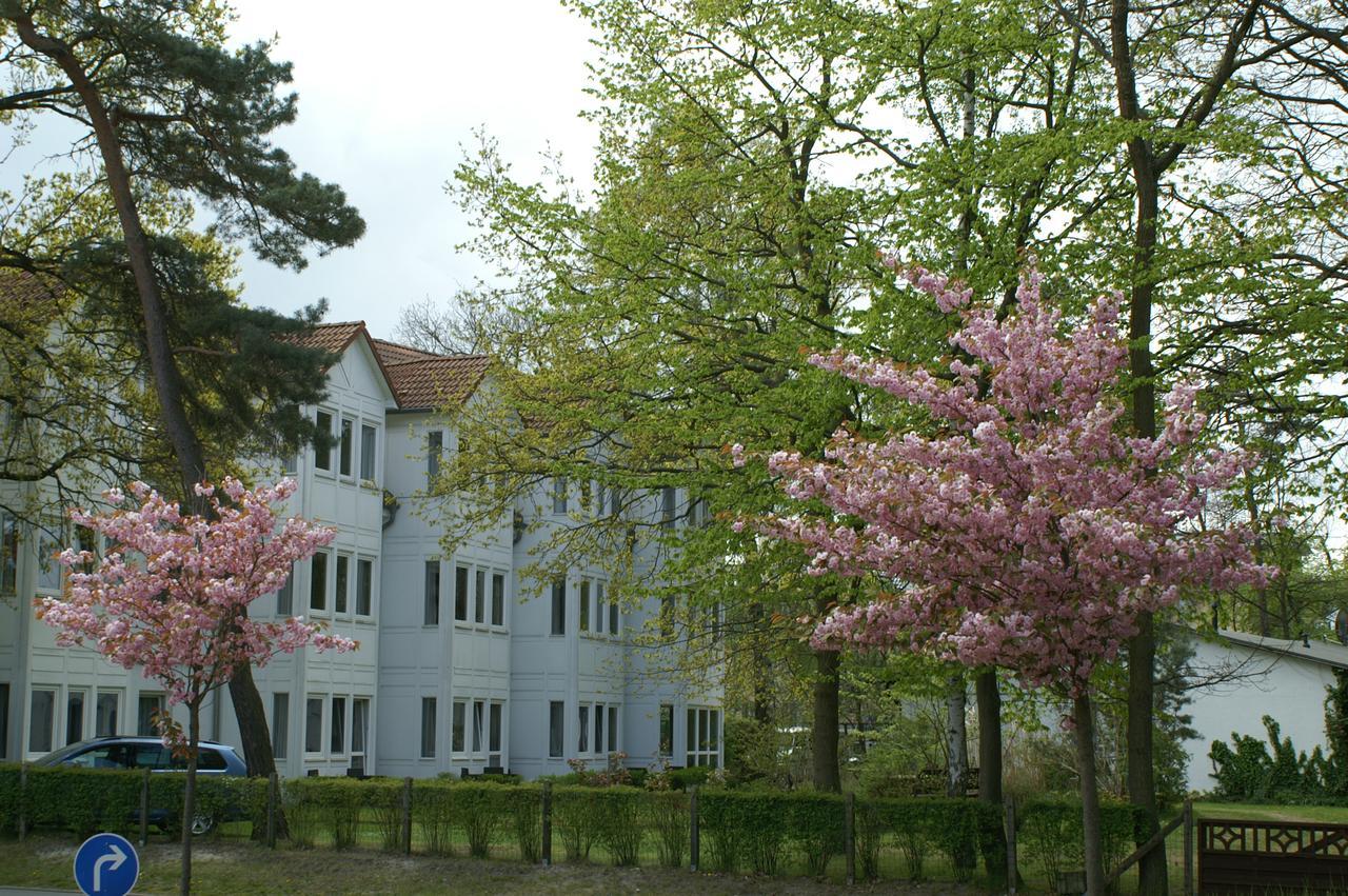 Hotel Strandpavillon Бабе Экстерьер фото
