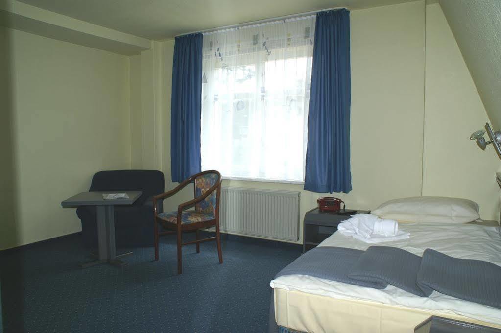 Hotel Strandpavillon Бабе Экстерьер фото