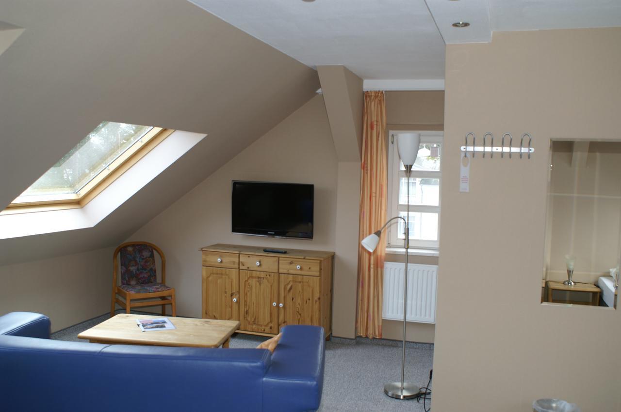 Hotel Strandpavillon Бабе Экстерьер фото