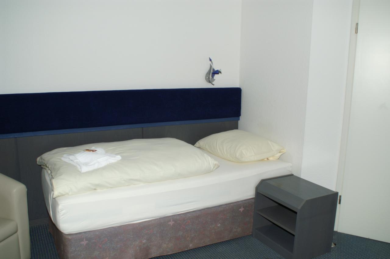 Hotel Strandpavillon Бабе Экстерьер фото